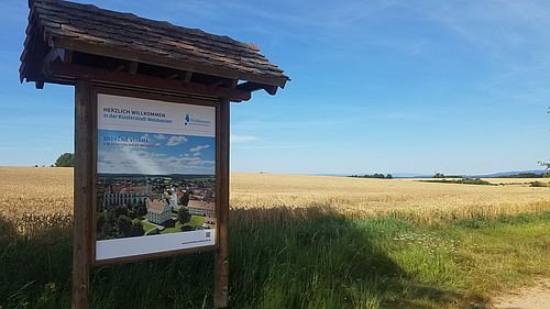 Tafel auf dem Weg zu Maria Loreto.