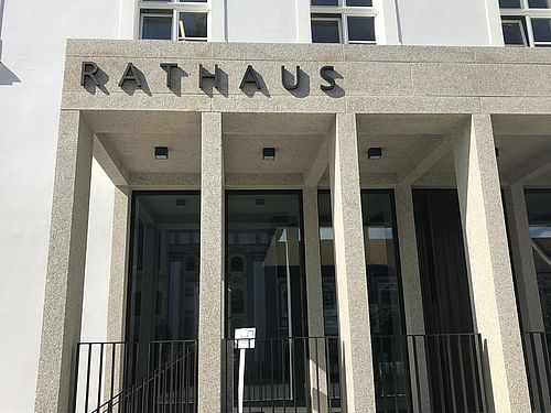 Eingang Rathaus